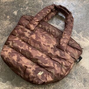 Rootote japan puffer Camouflage Quilted Tote Bag